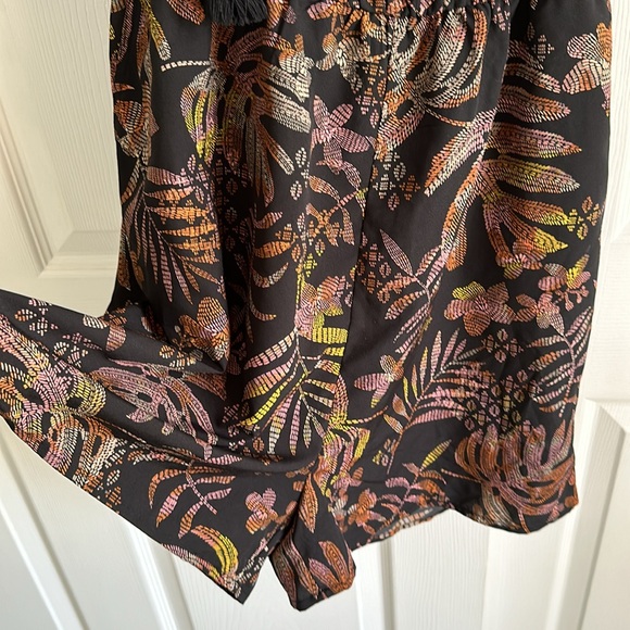 Cute Lightweight Romper! - Picture 5 of 12